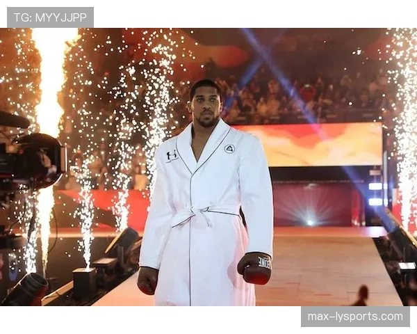 安东尼·约书亚赛后戴的那块表，看价钱我手机差点掉地